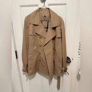 Excellent condition Burberry short trench